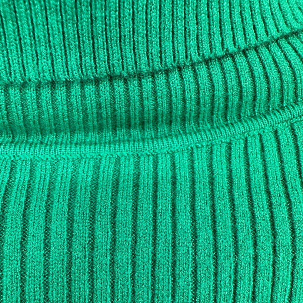 Love Tree Green Ribbed Turtleneck Sweater size Large Long Sleeves Stretch
